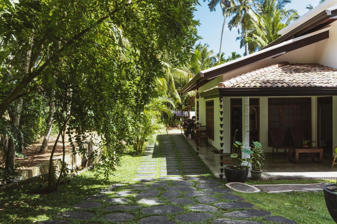 Summer Time Hiriketiya Dickwella Exterior photo